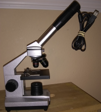 Microscope